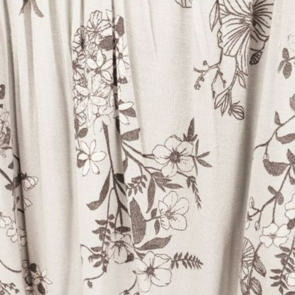 MAURICES Green Floral Shoulder Cut Out Blouse Size XS - Picture 2 of 5